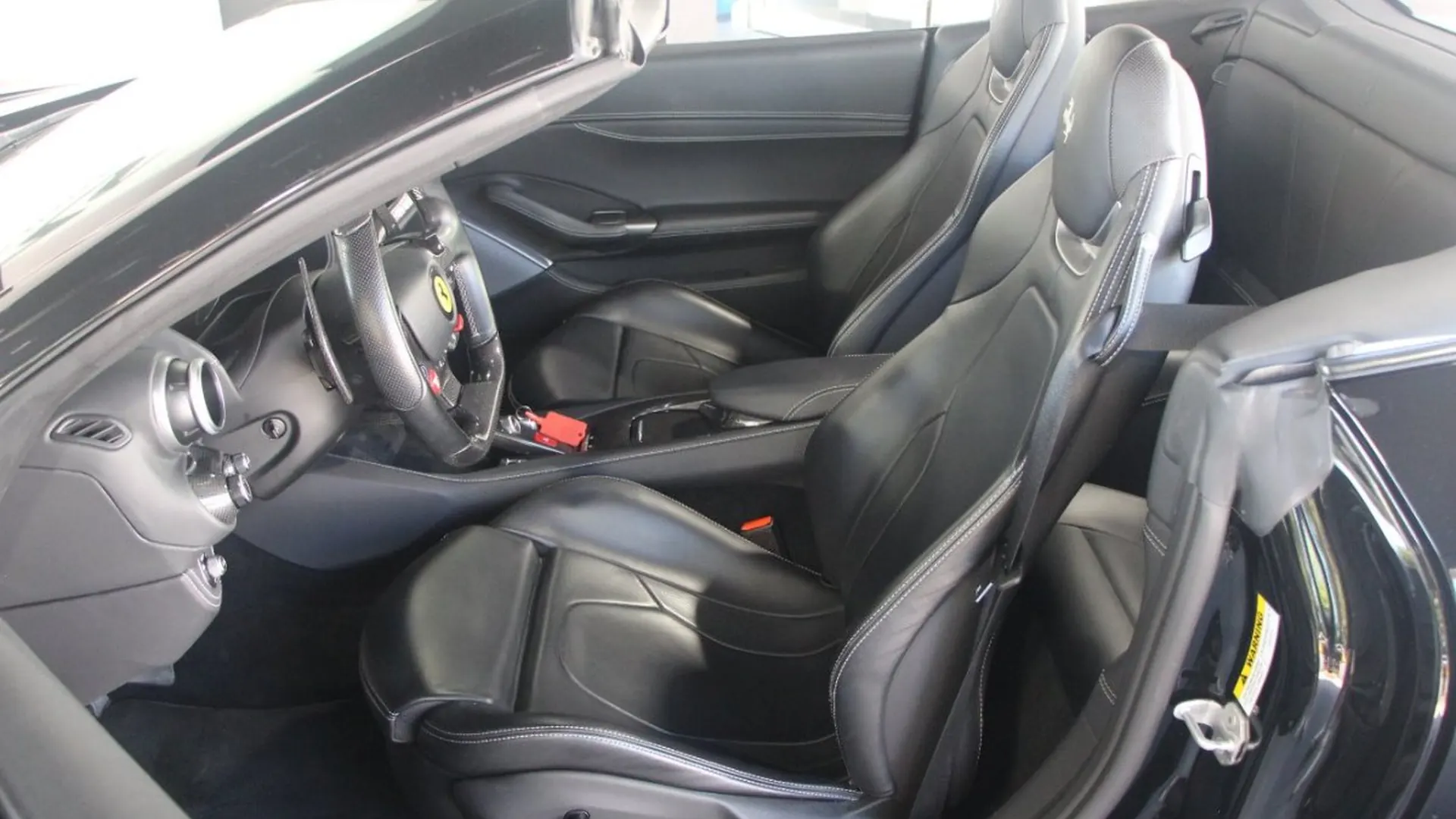 Ferrari Portofino — photo 11