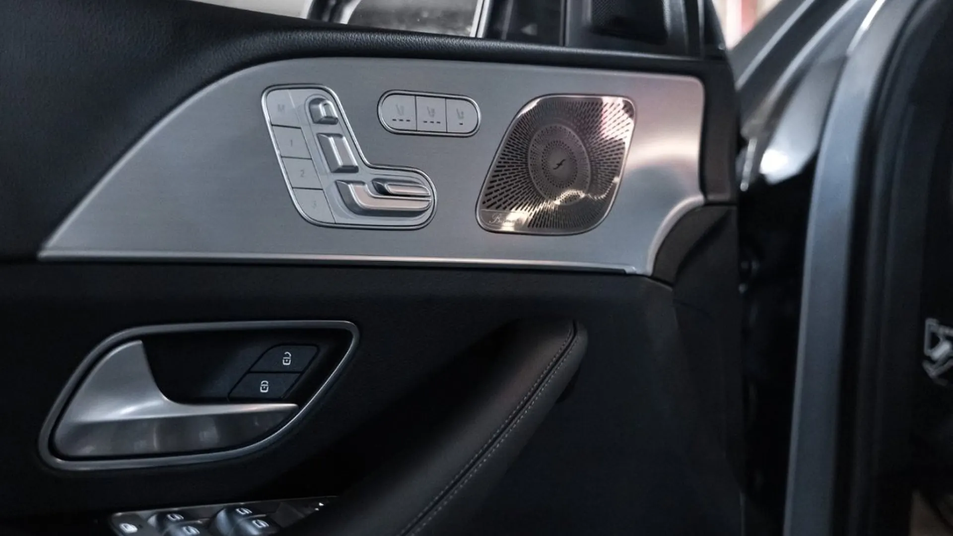 Mercedes-Benz GLE — photo 23