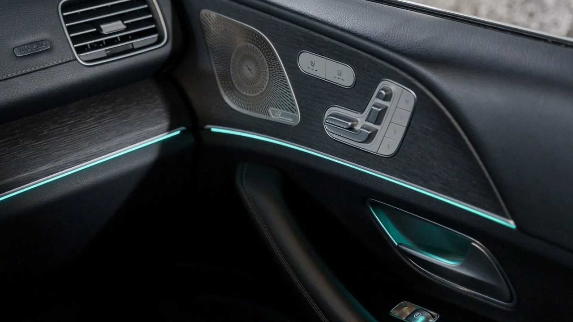 Mercedes-Benz GLE — photo 21
