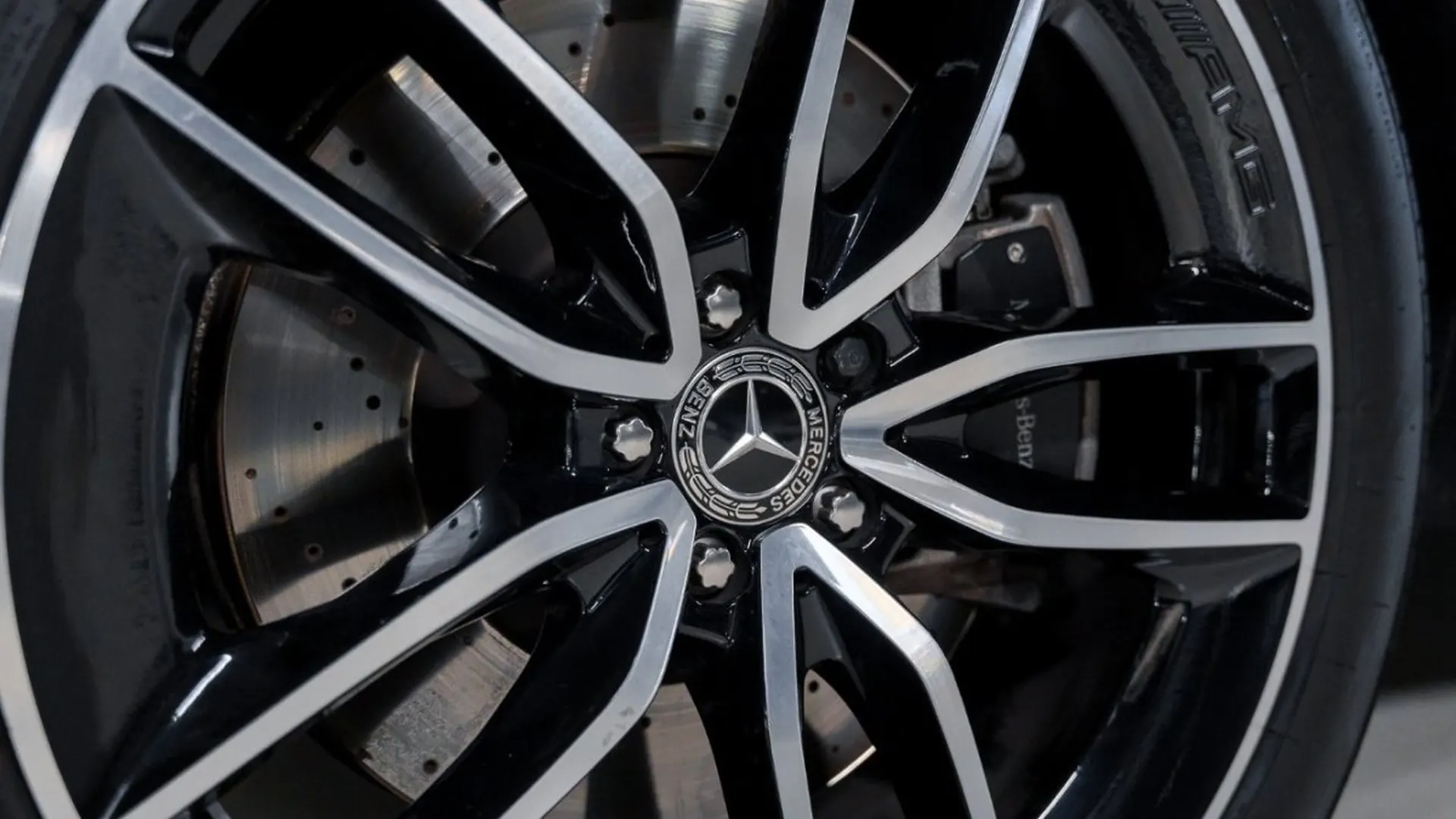 Mercedes-Benz GLE — photo 11