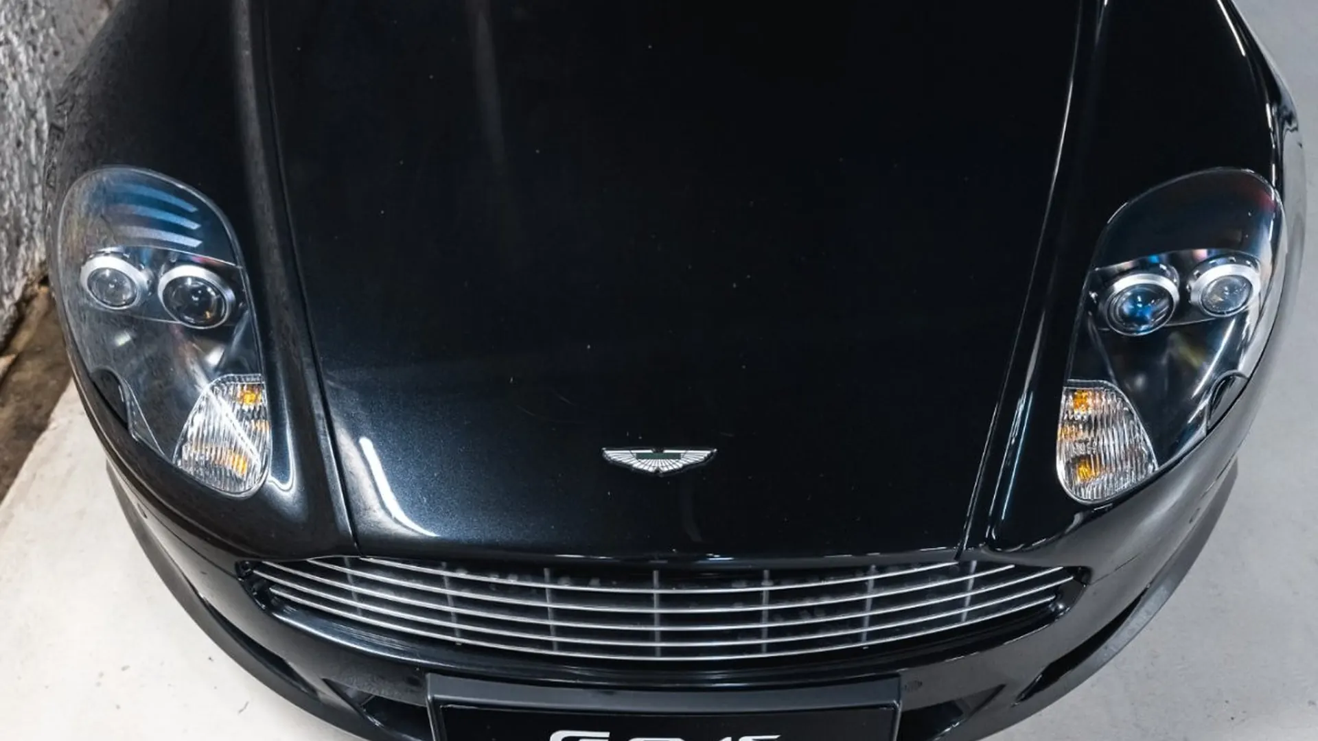 Aston Martin DB9 — photo 3
