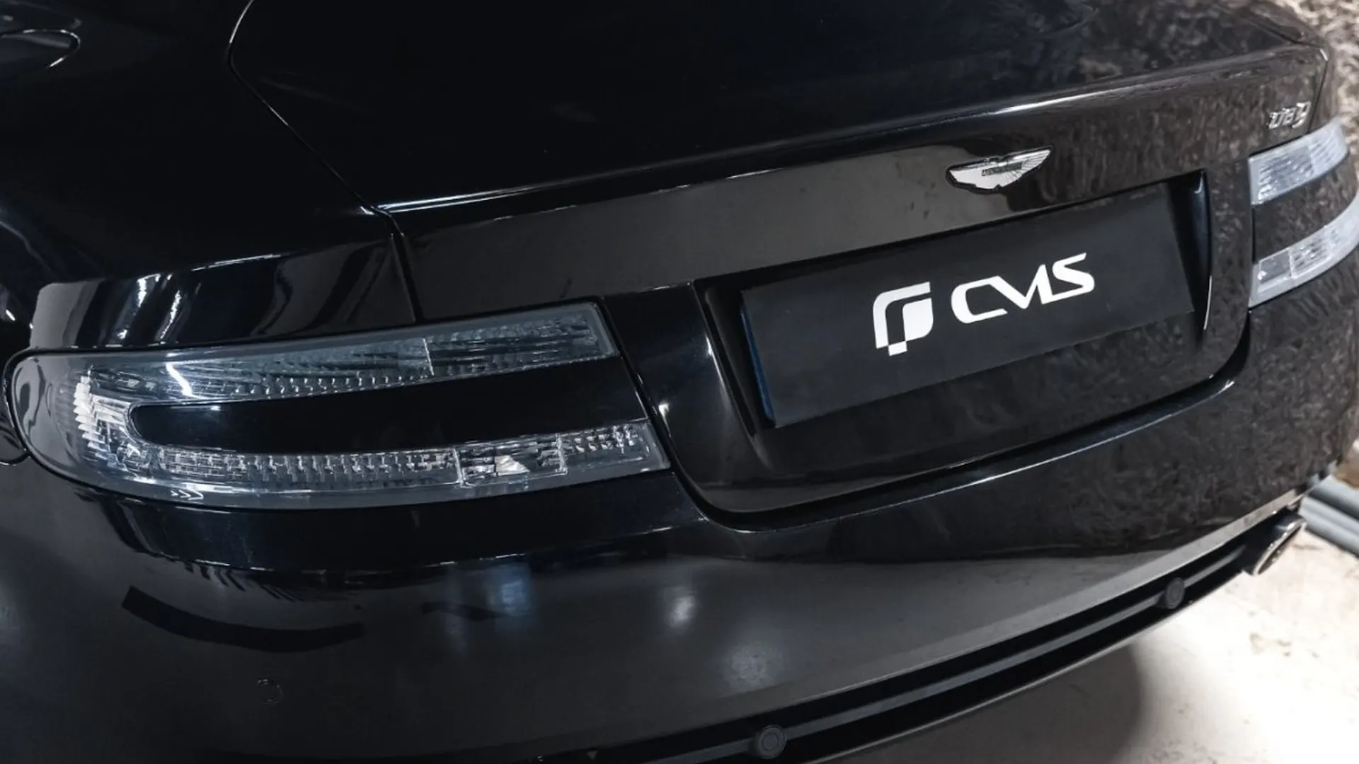 Aston Martin DB9 — photo 14