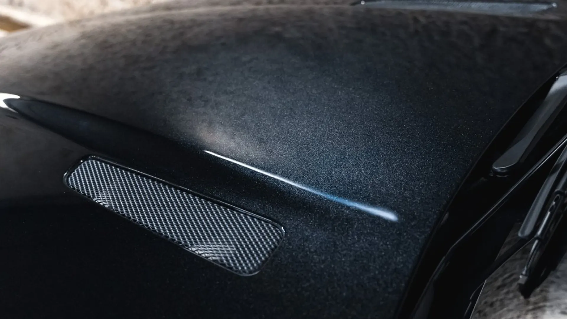Aston Martin DB9 — photo 5