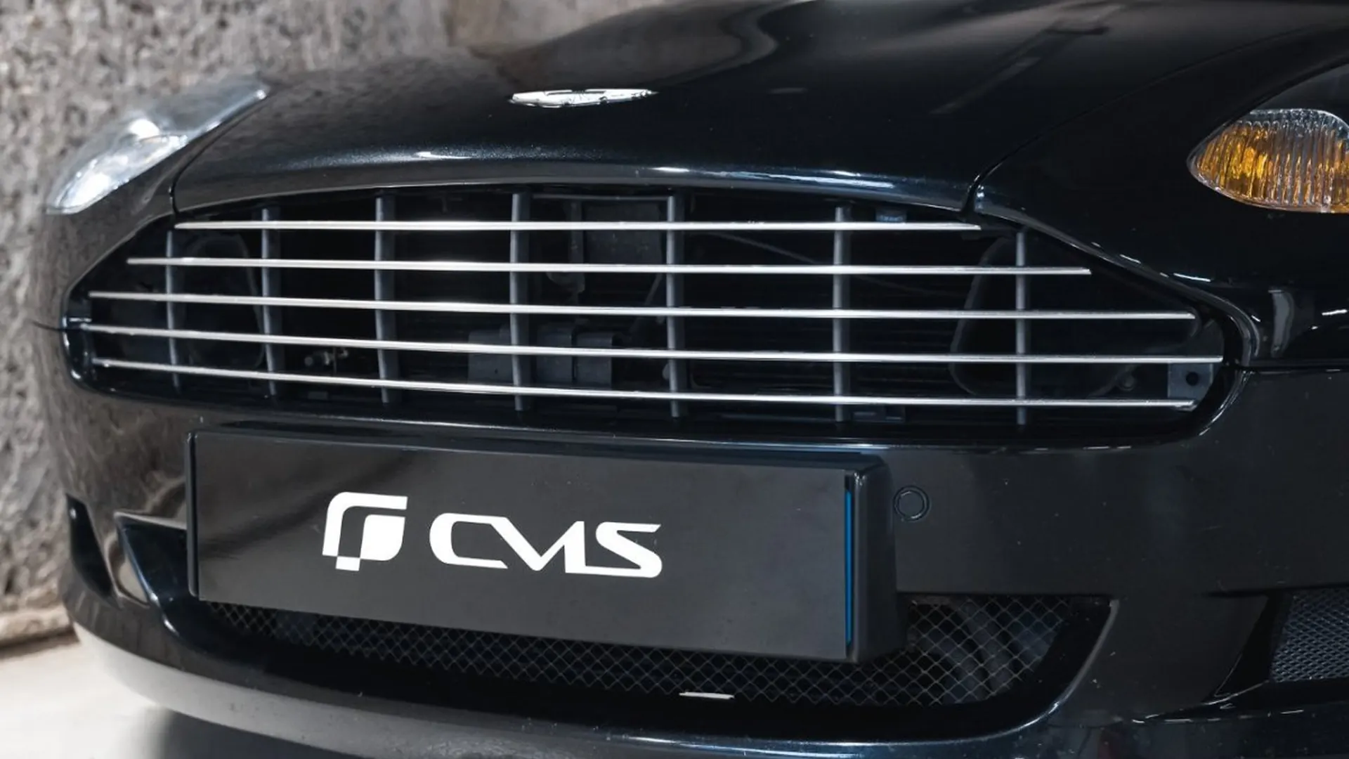 Aston Martin DB9 — photo 7