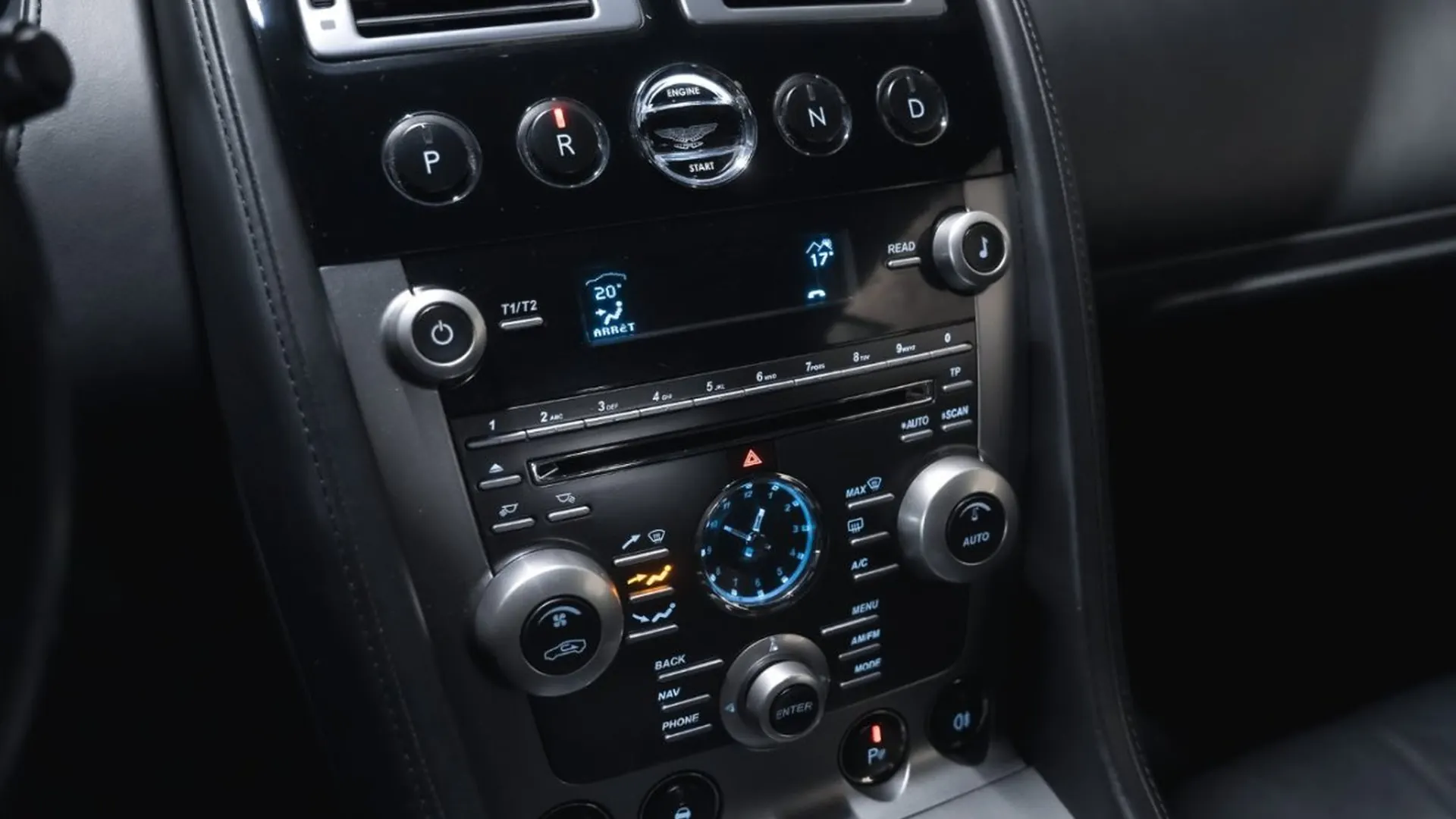 Aston Martin DB9 — photo 32