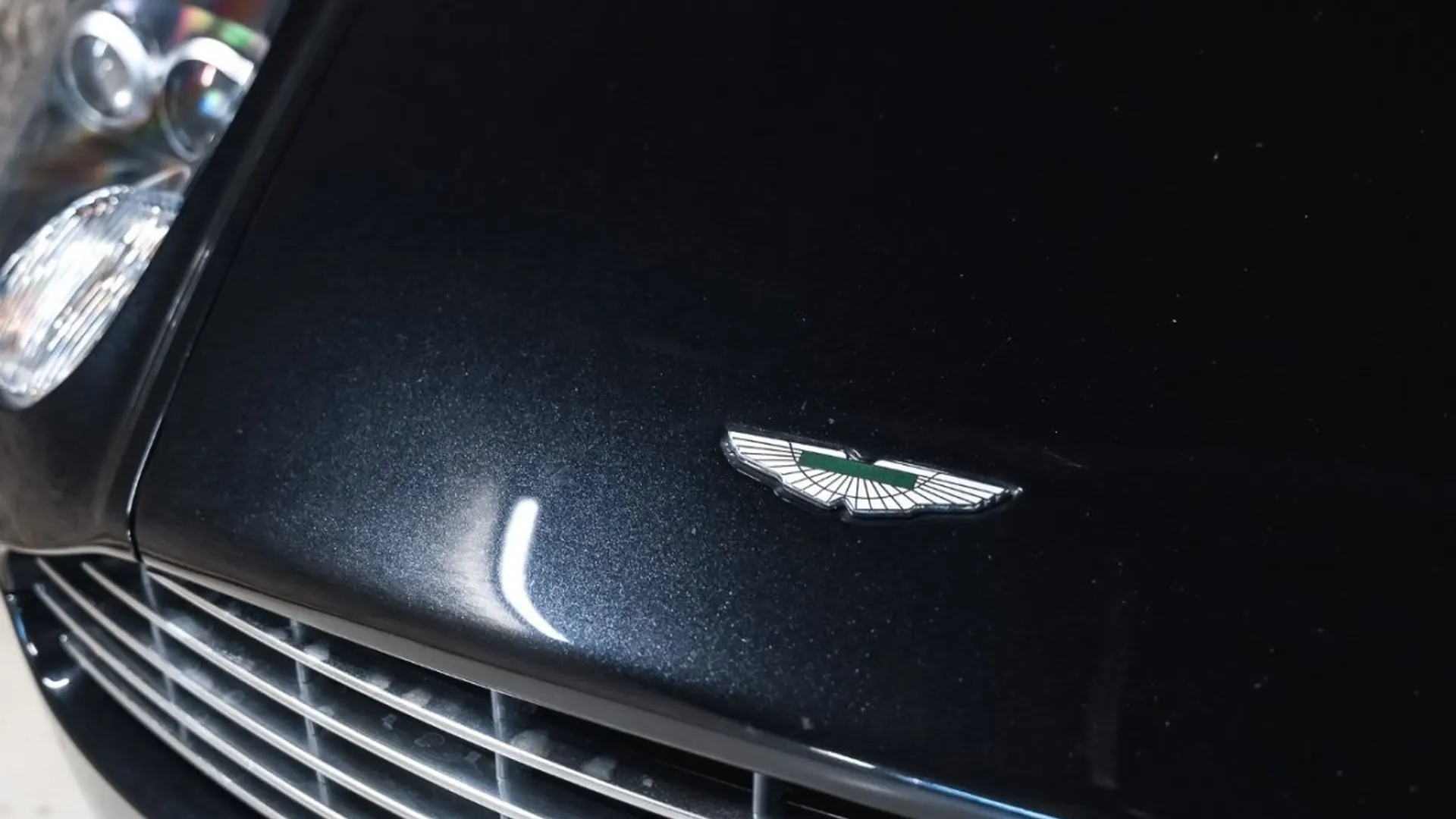 Aston Martin DB9 — photo 6