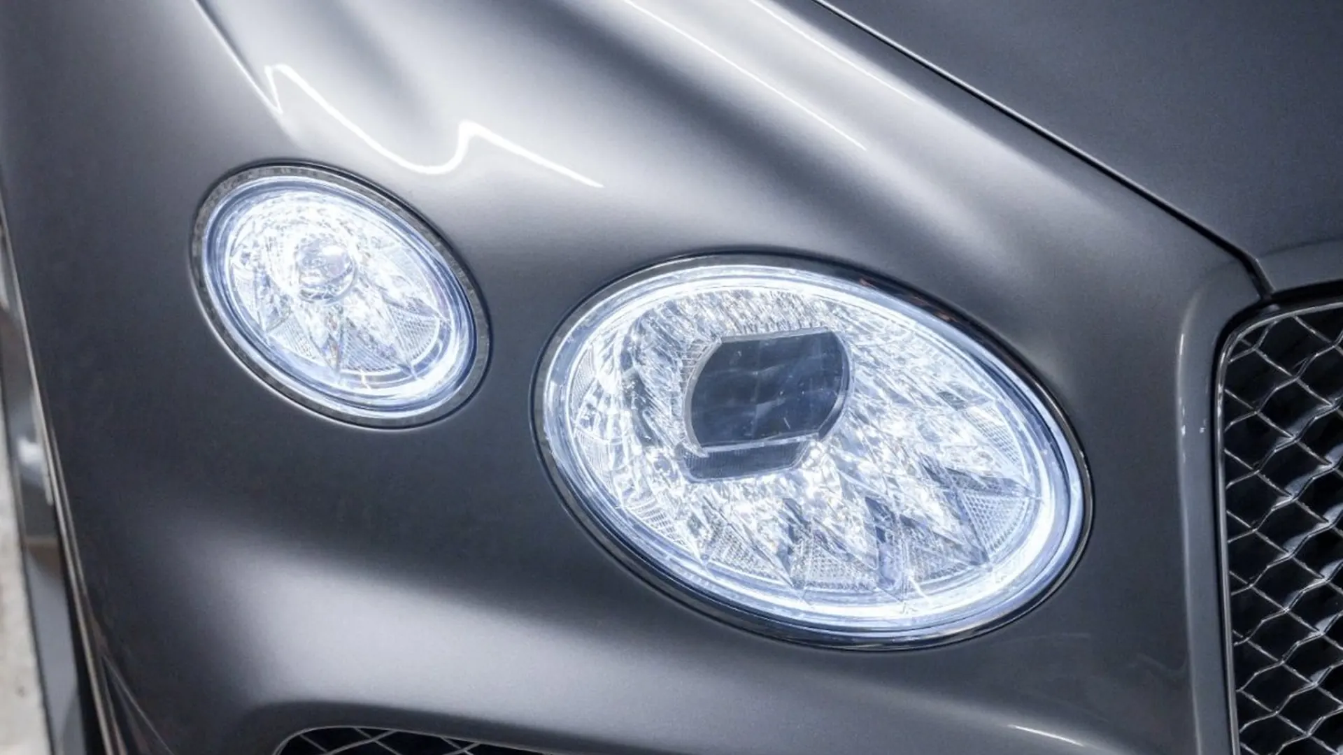 Bentley Bentayga — photo 6