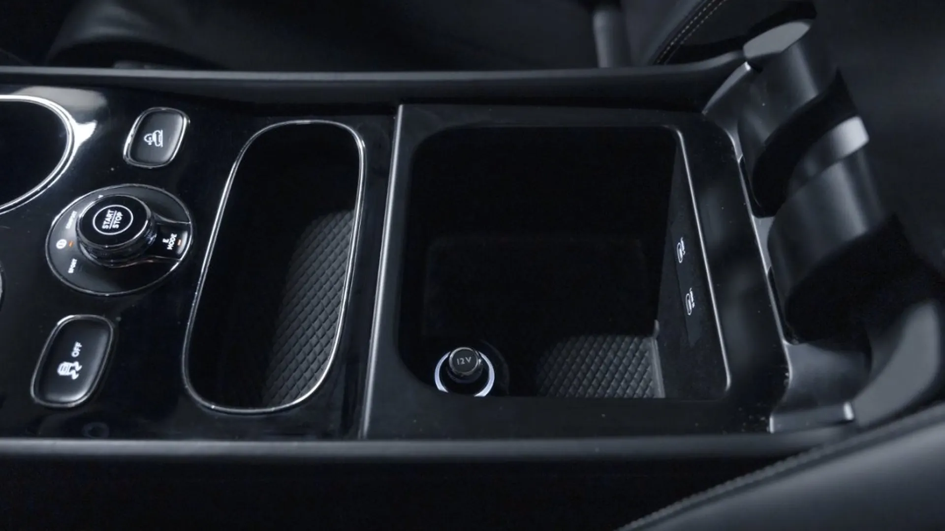 Bentley Bentayga — photo 40