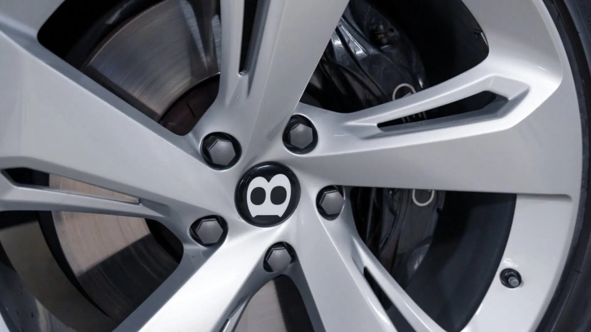 Bentley Bentayga — photo 11
