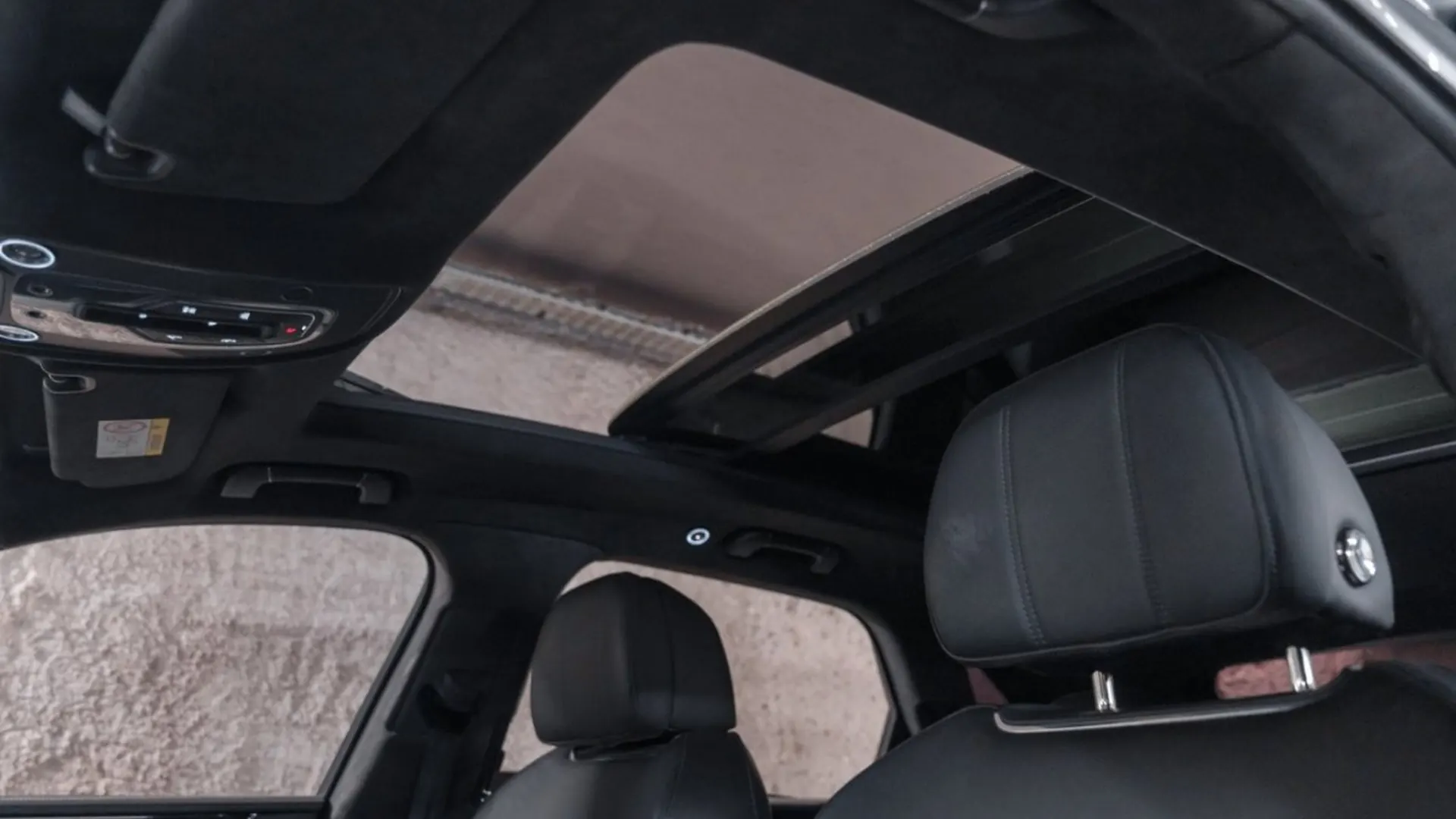 Bentley Bentayga — photo 27