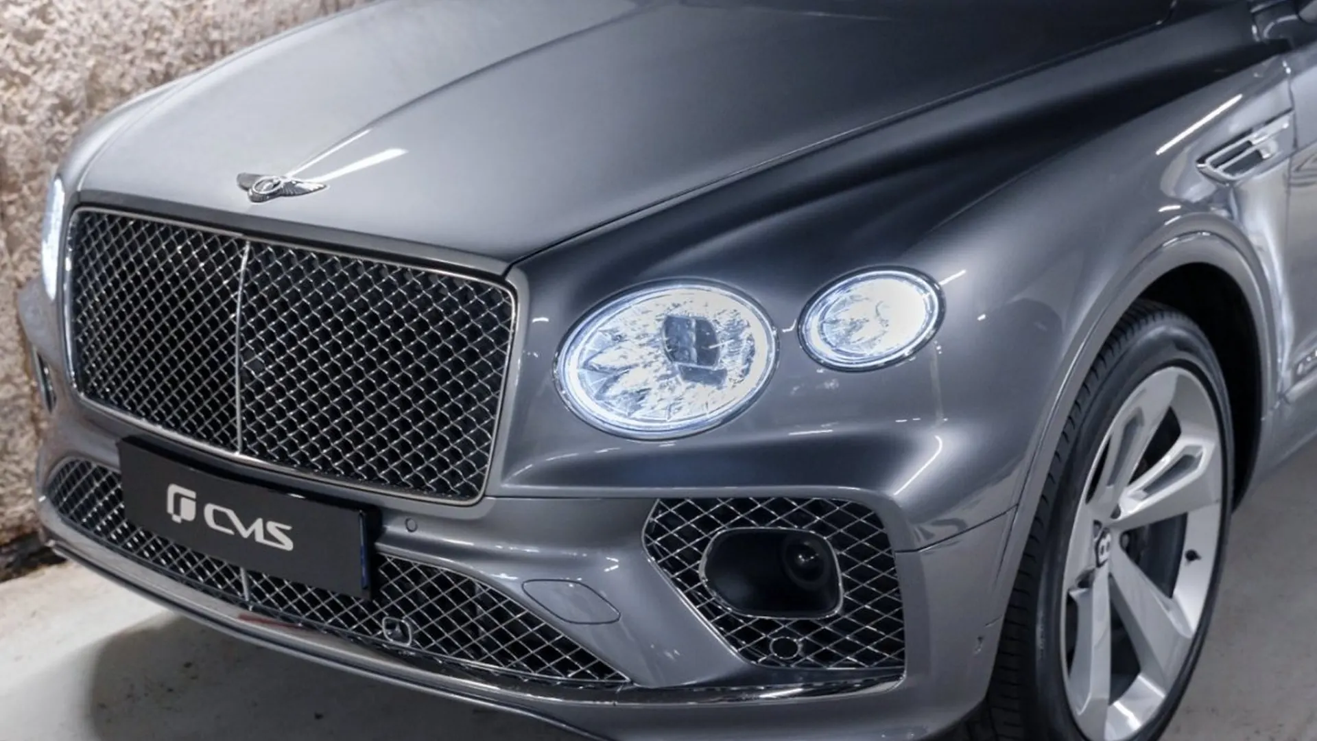 Bentley Bentayga — photo 4