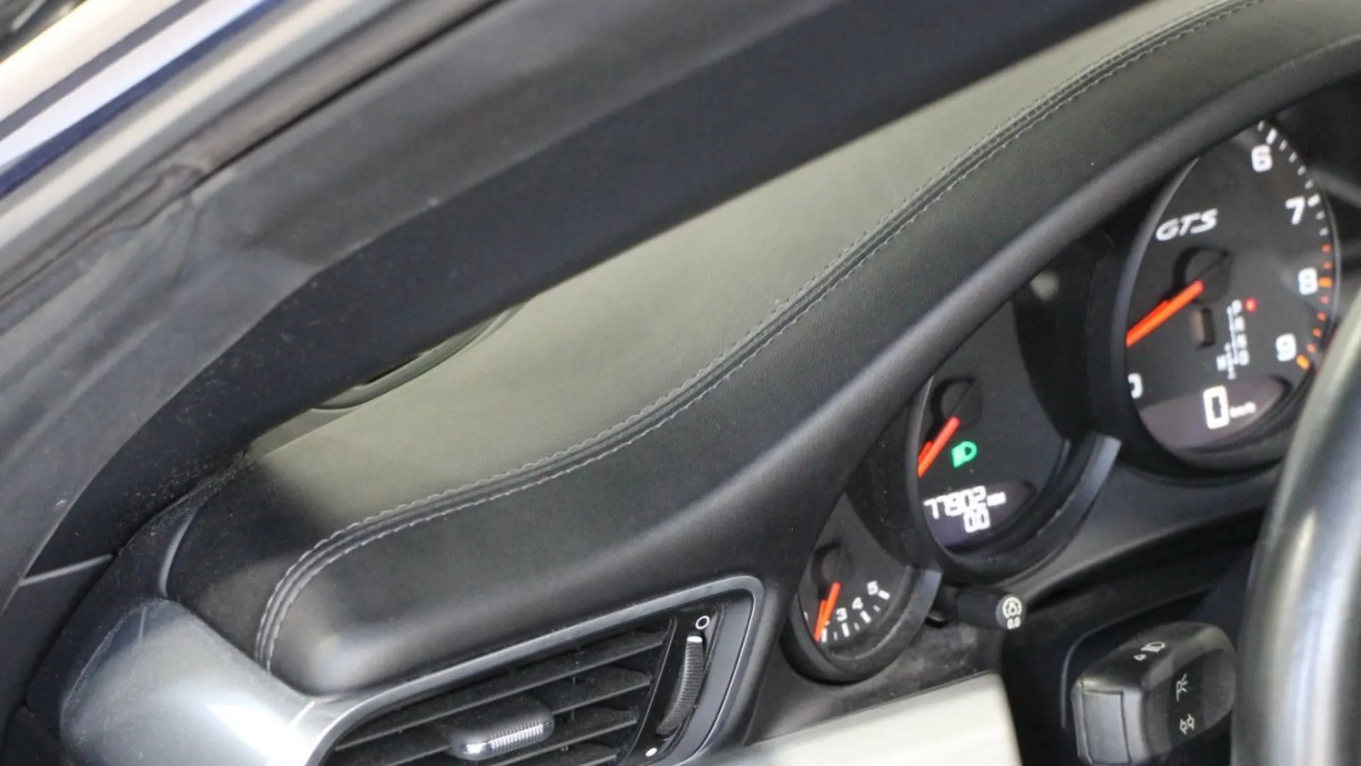 Porsche 911 — photo 20