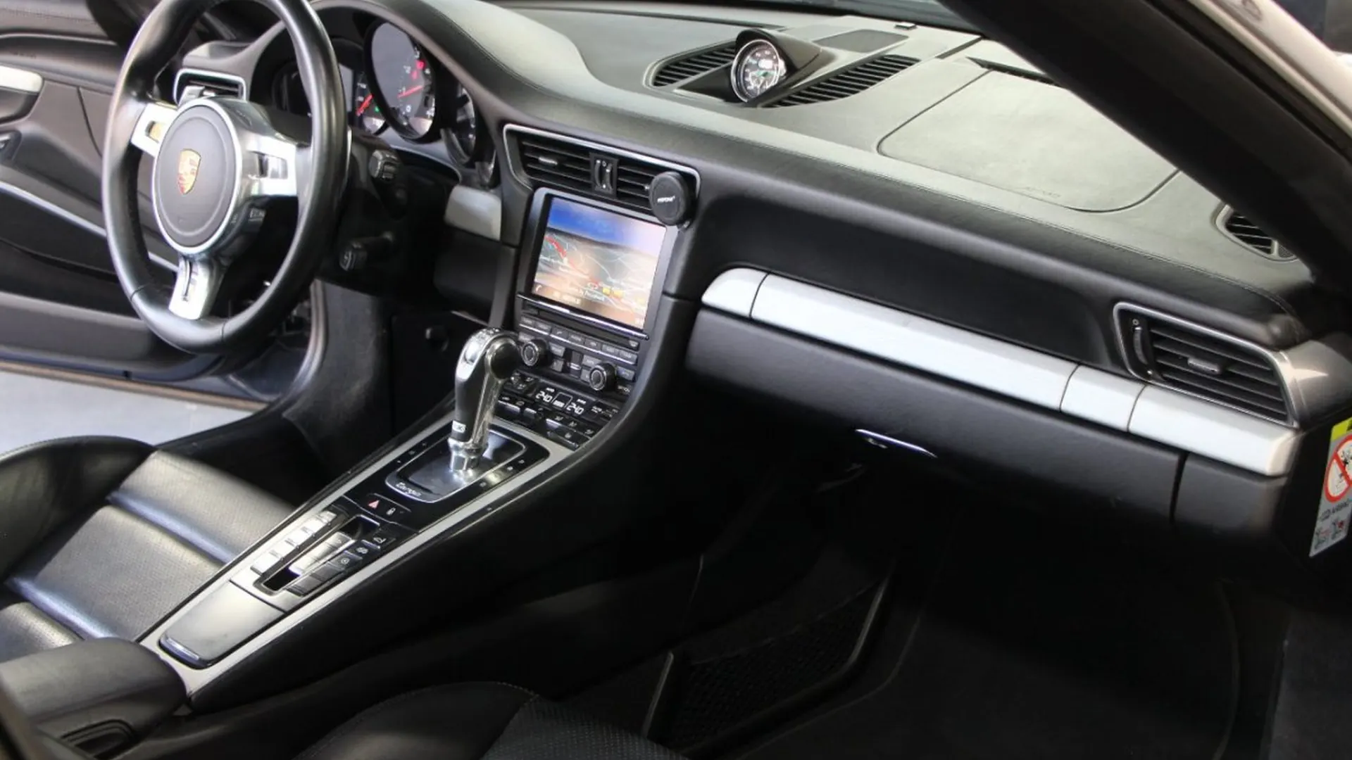 Porsche 911 — photo 22