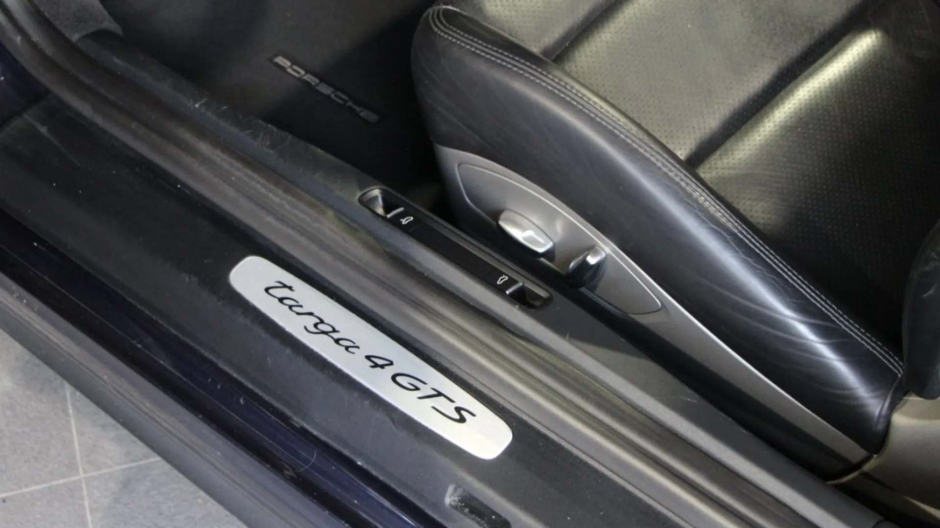 Porsche 911 — photo 10