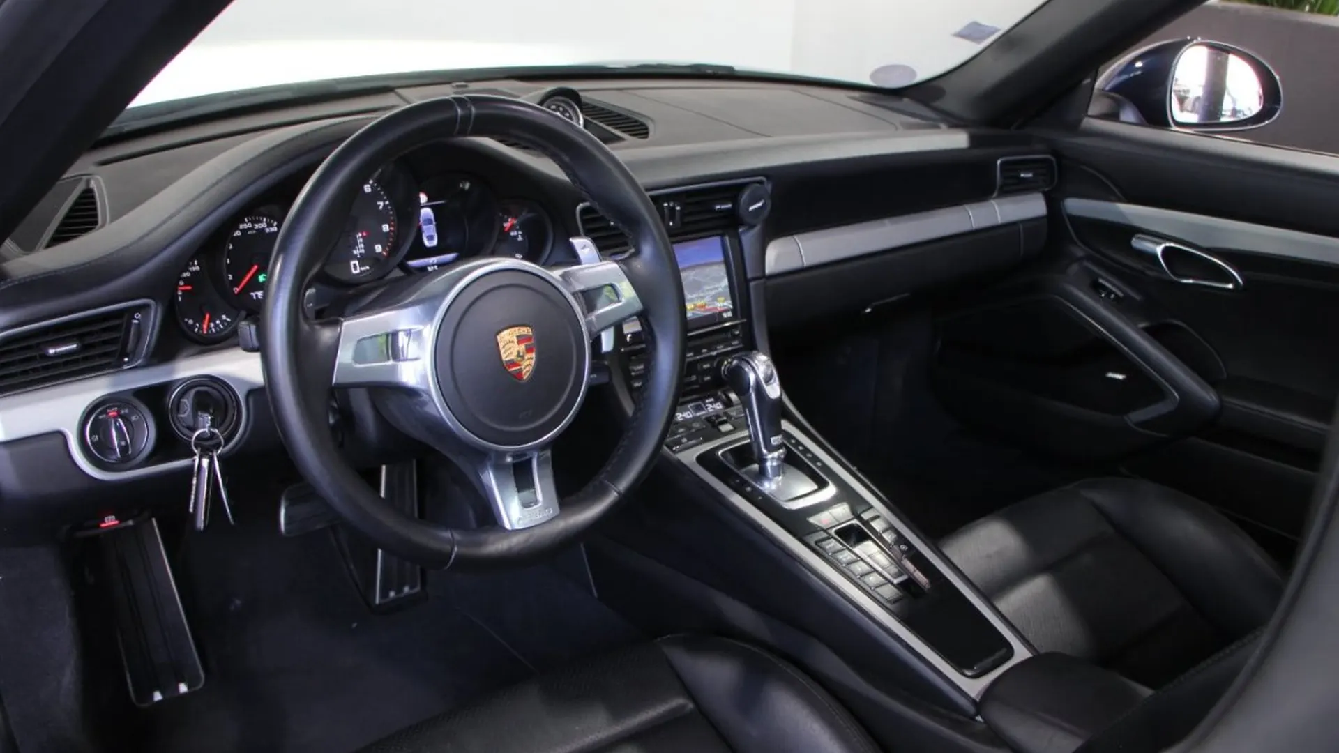 Porsche 911 — photo 7