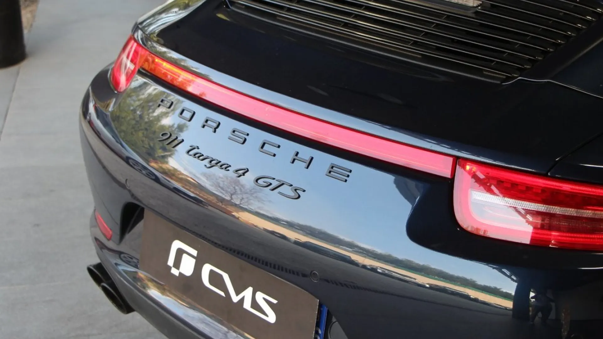 Porsche 911 — photo 21