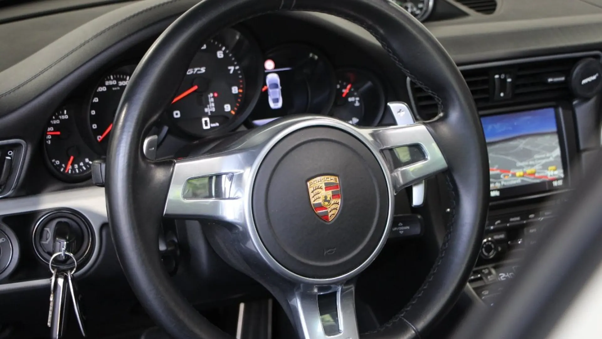 Porsche 911 — photo 13