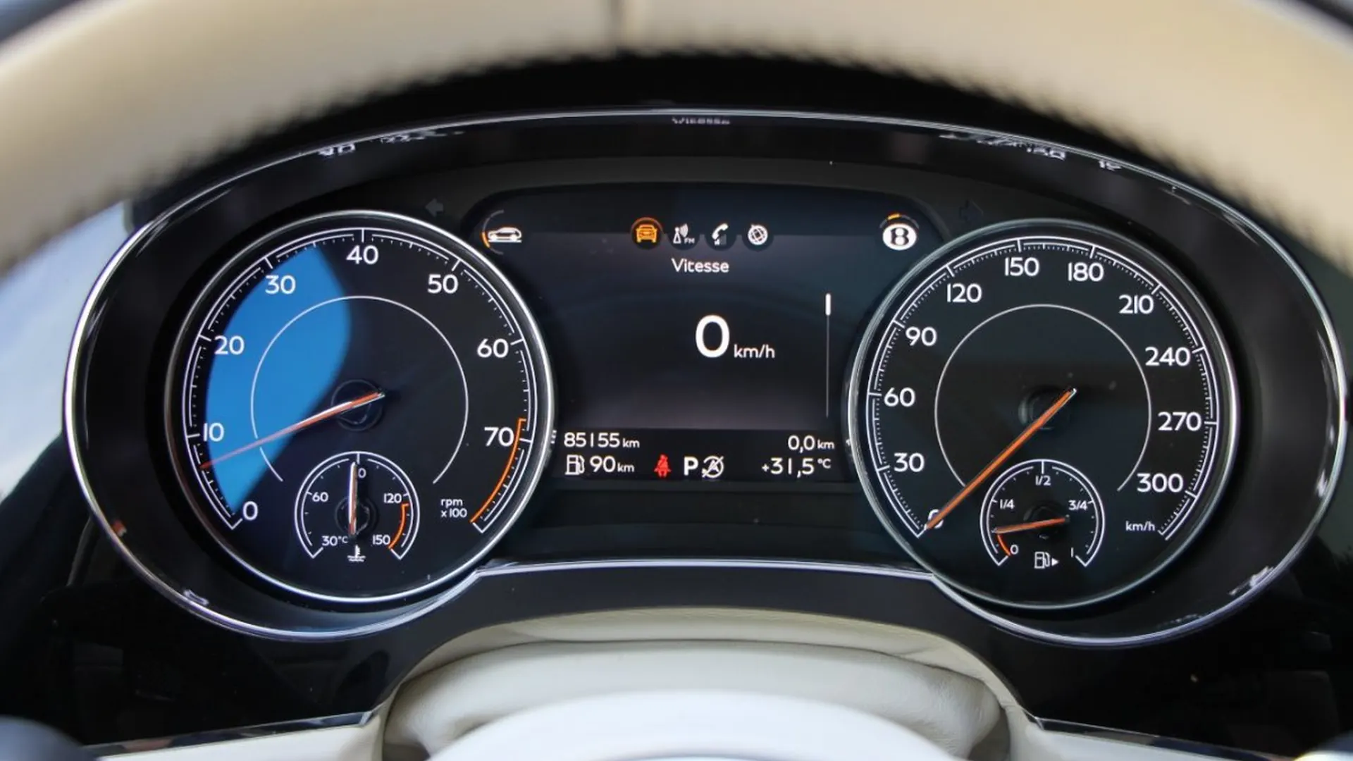 Bentley Bentayga — photo 15
