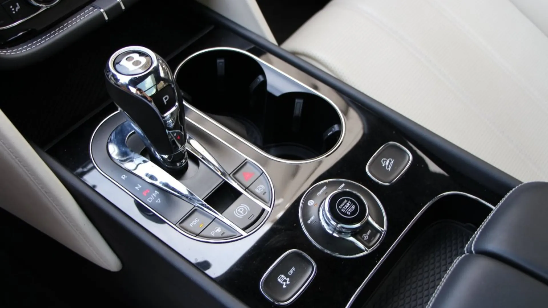 Bentley Bentayga — photo 13