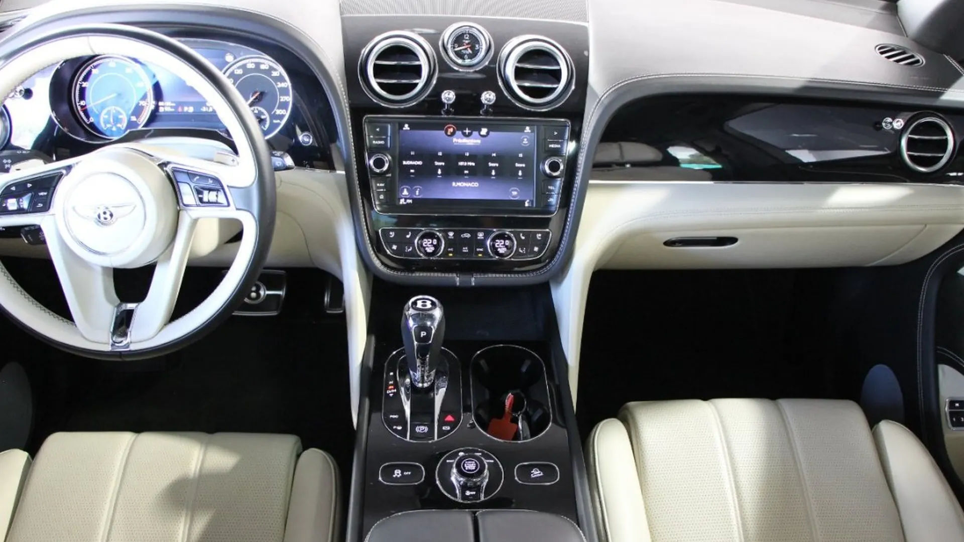 Bentley Bentayga — photo 5