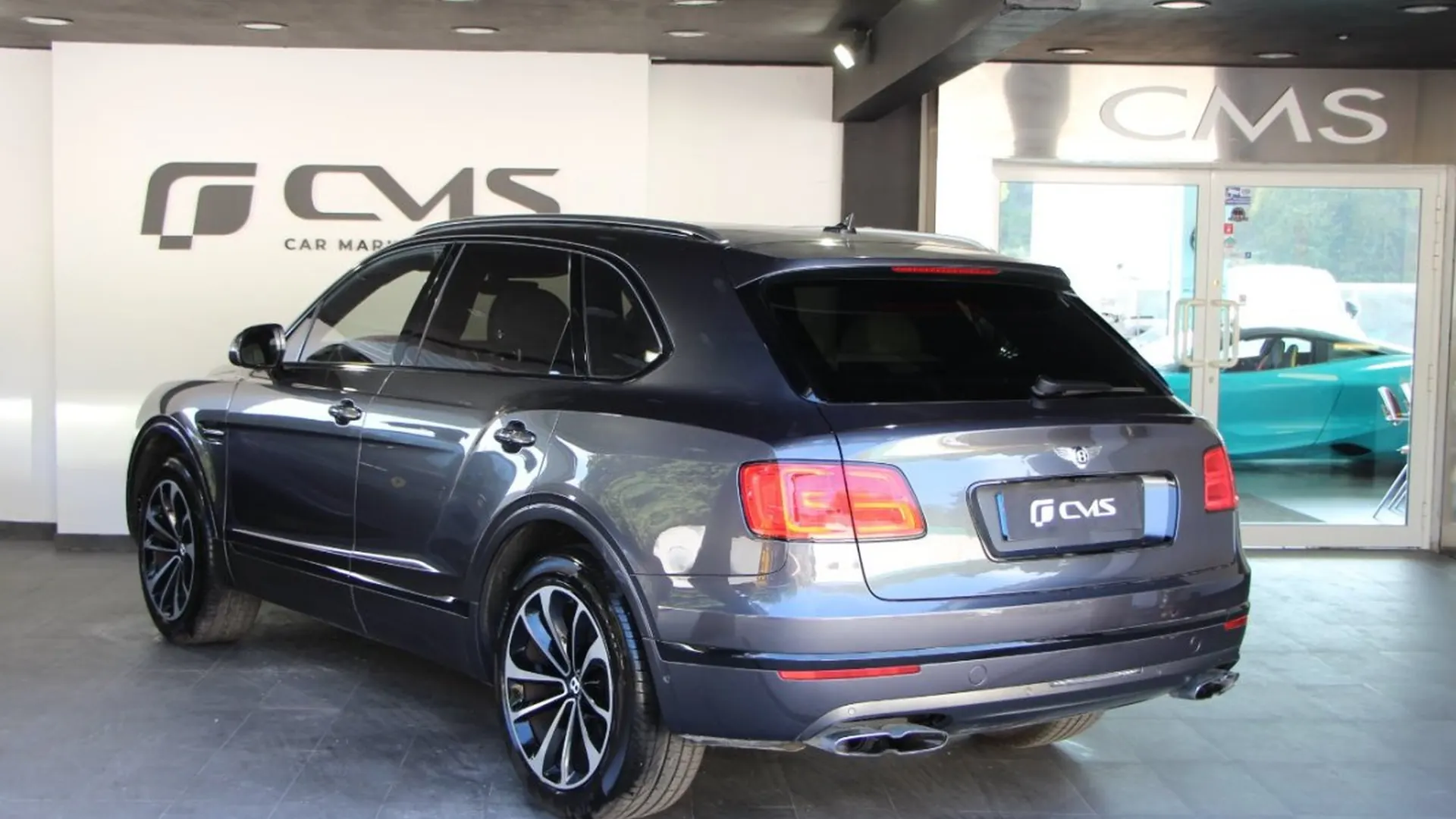 Bentley Bentayga — photo 3