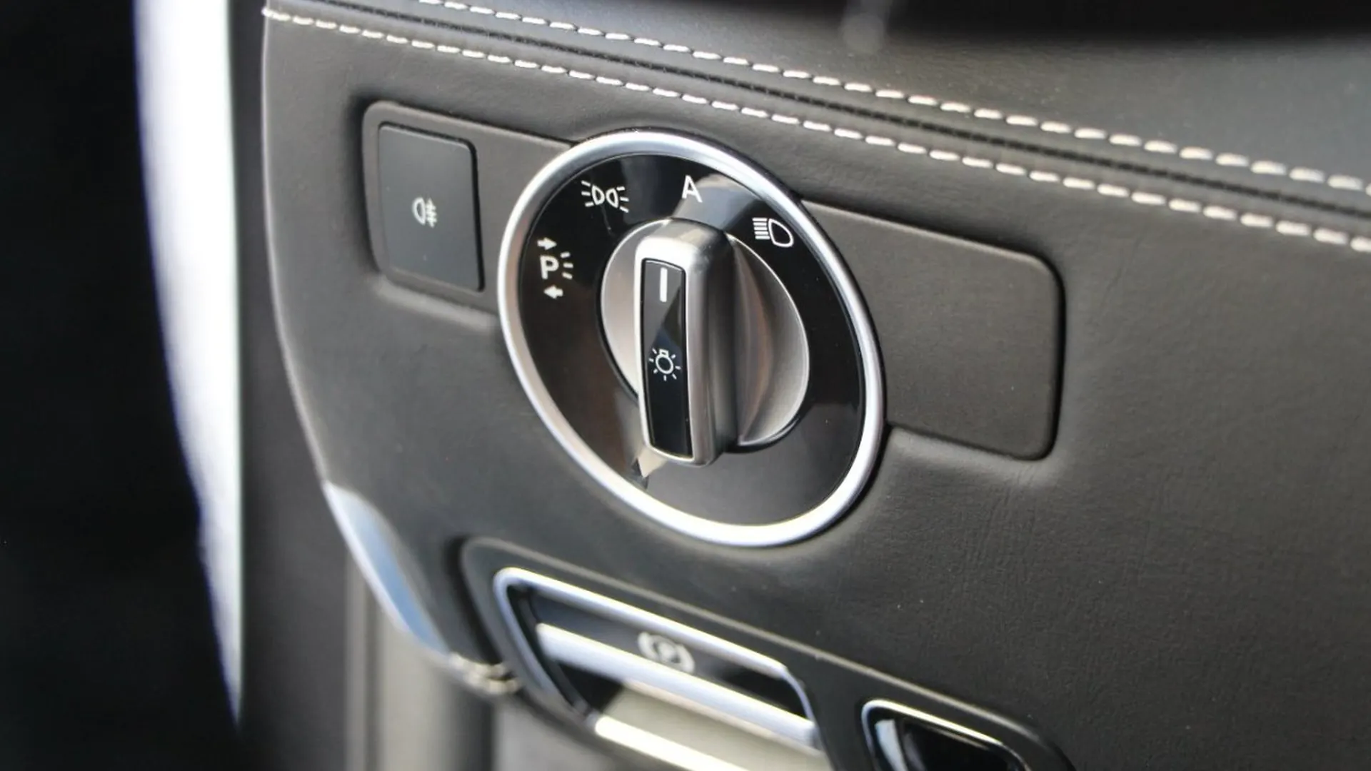 Mercedes-Benz SLS — photo 19