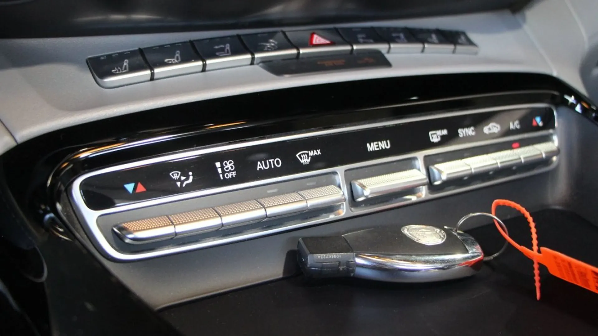 Mercedes-Benz AMG GT — photo 15