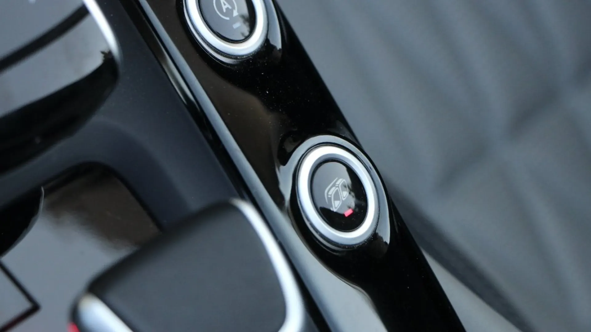 Mercedes-Benz AMG GT — photo 18