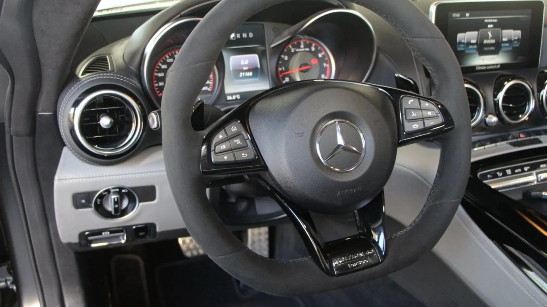 Mercedes-Benz AMG GT — photo 16