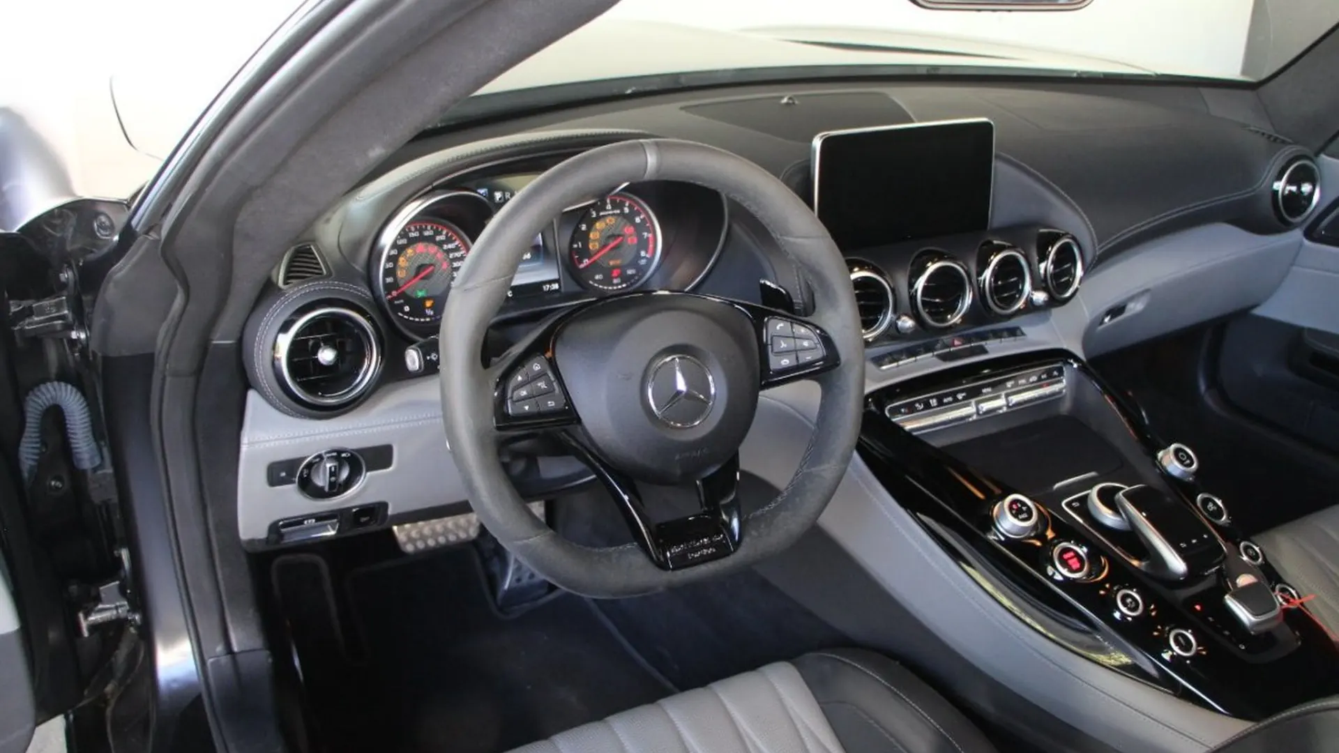 Mercedes-Benz AMG GT — photo 6