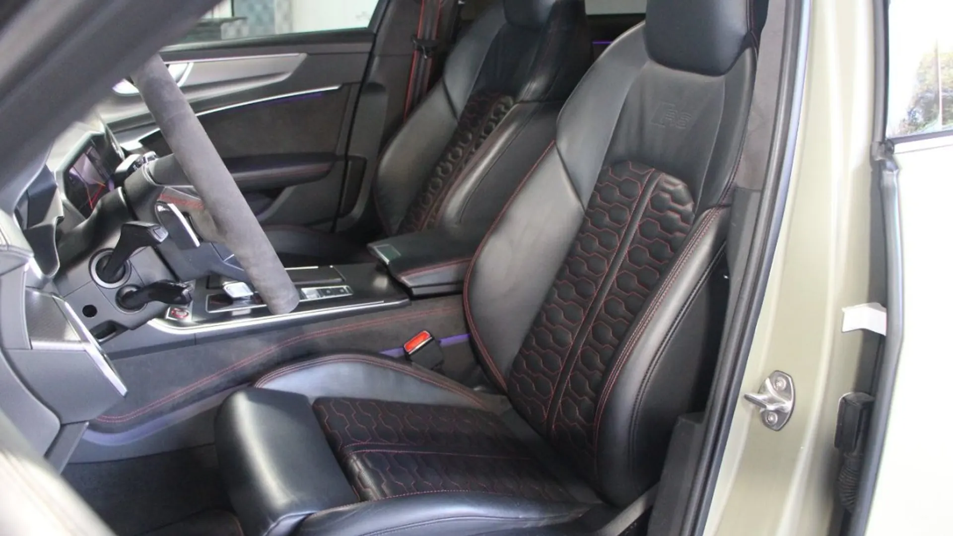 Audi RS6 — photo 16