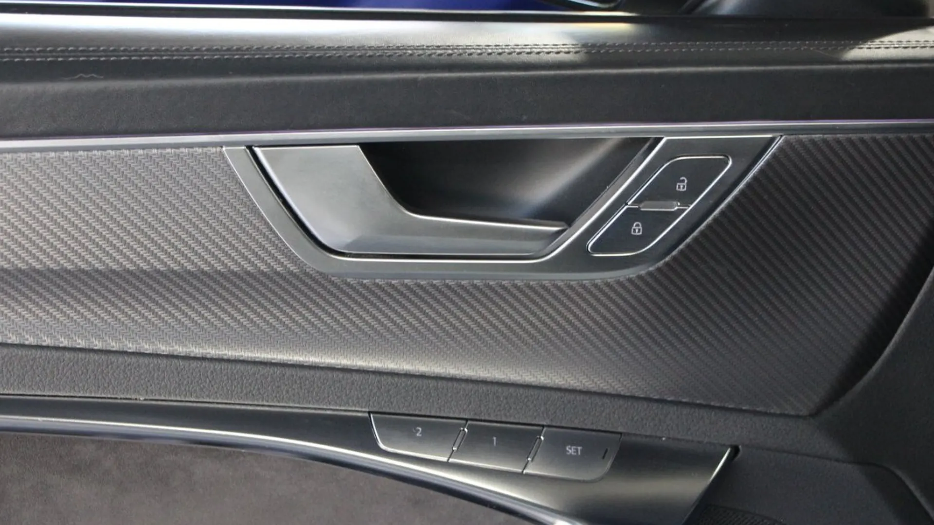 Audi RS6 — photo 19