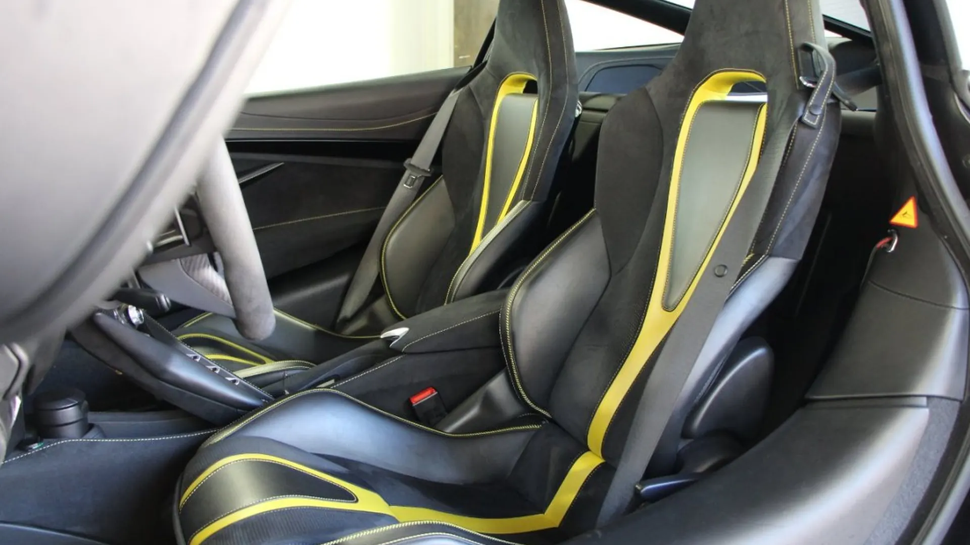 McLaren 720S — photo 13