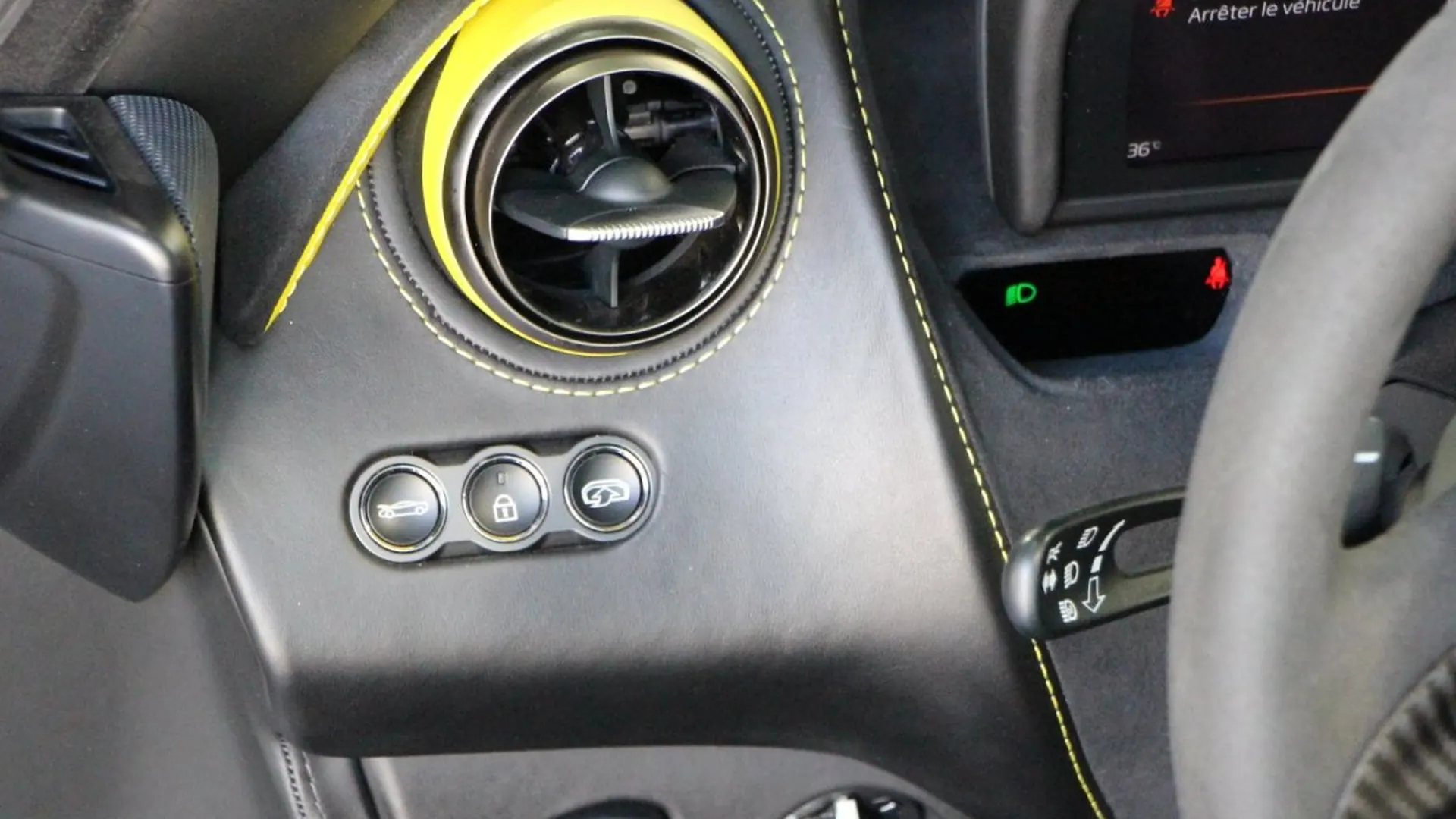 McLaren 720S — photo 11