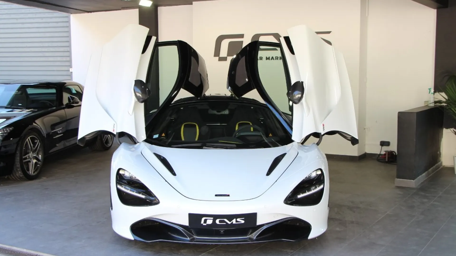 McLaren 720S — photo 2