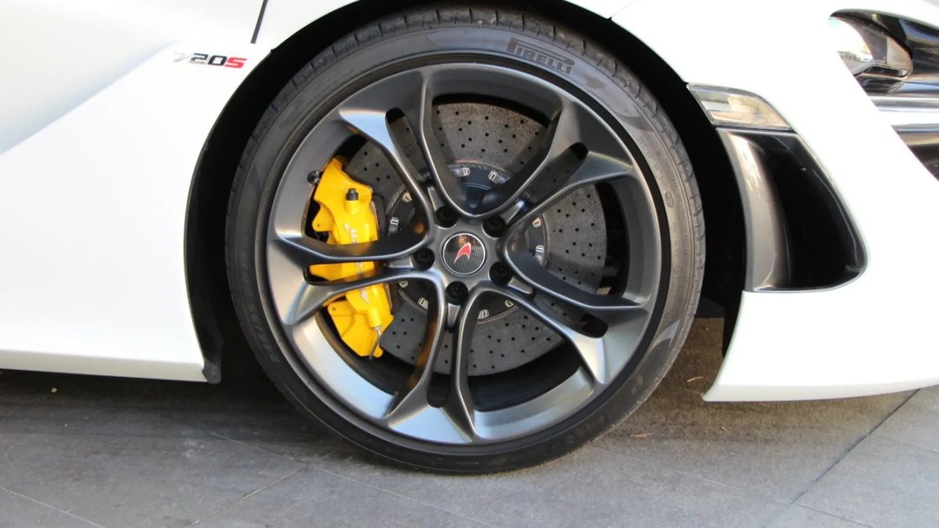 McLaren 720S — photo 4