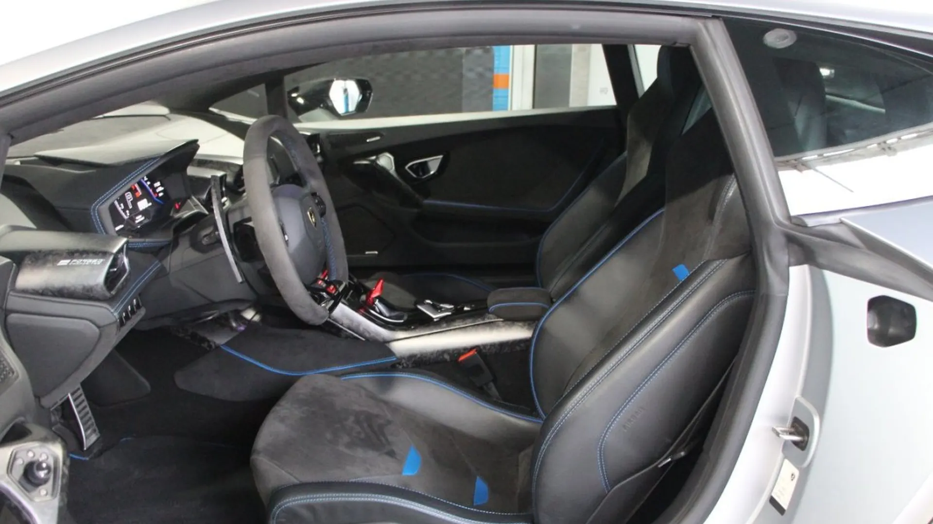 Lamborghini Huracan — photo 10