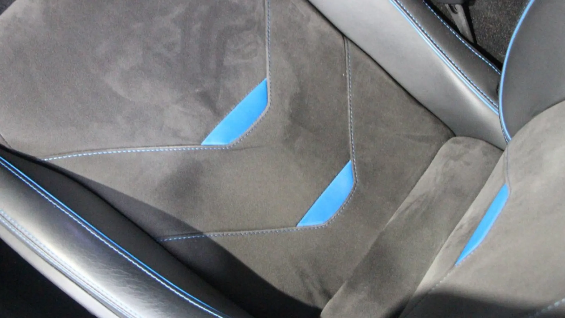 Lamborghini Huracan — photo 15