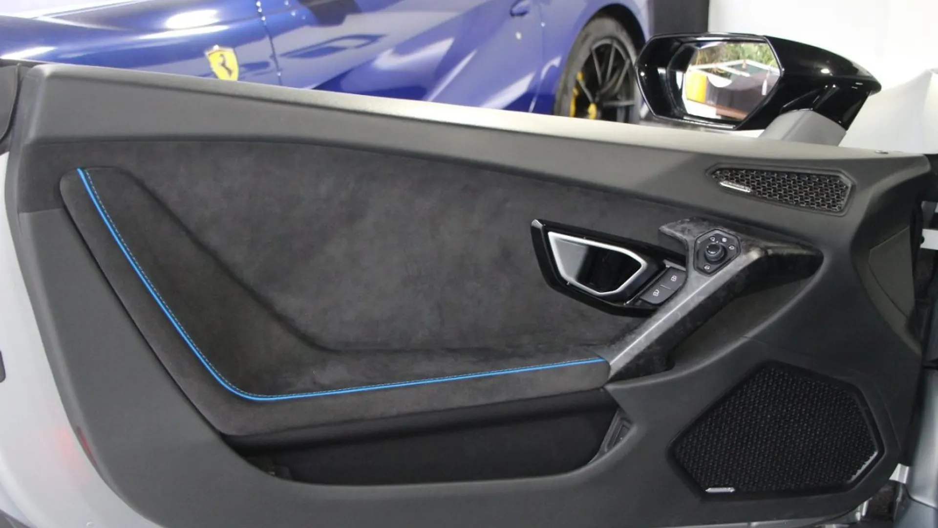 Lamborghini Huracan — photo 14
