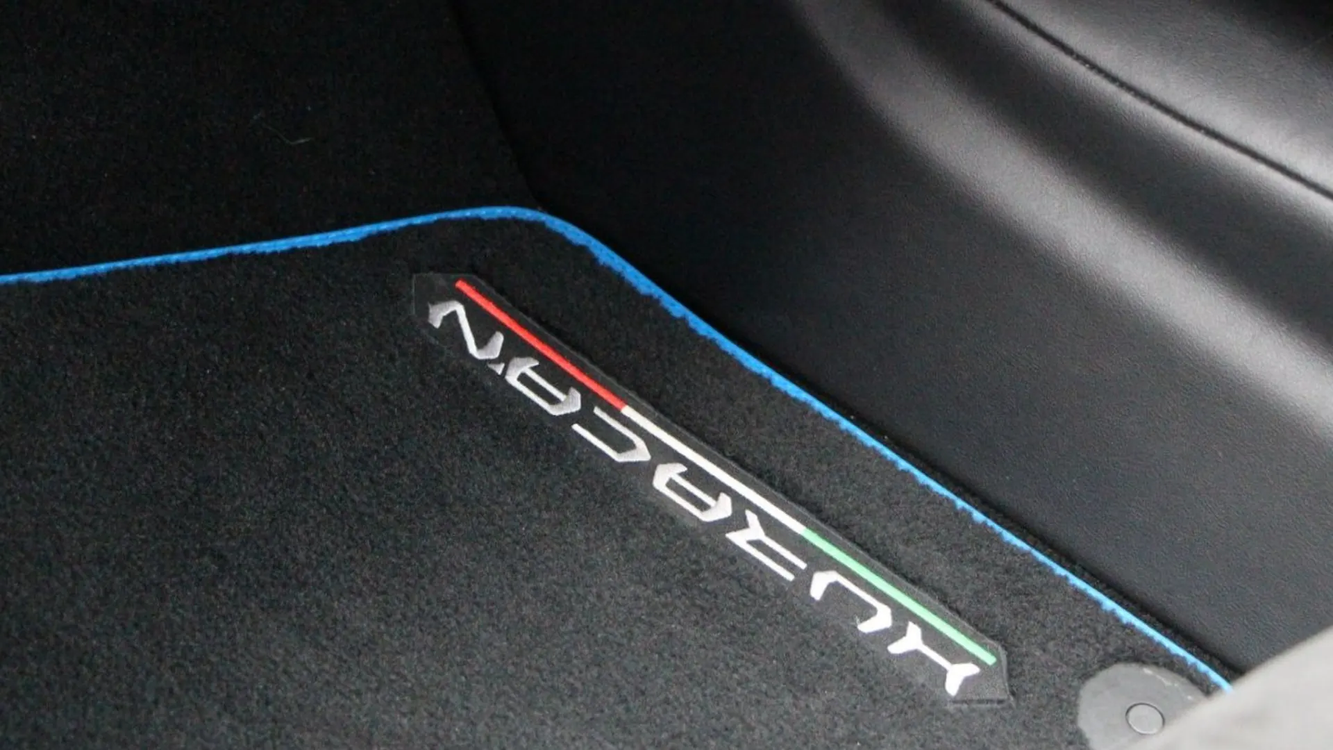 Lamborghini Huracan — photo 31