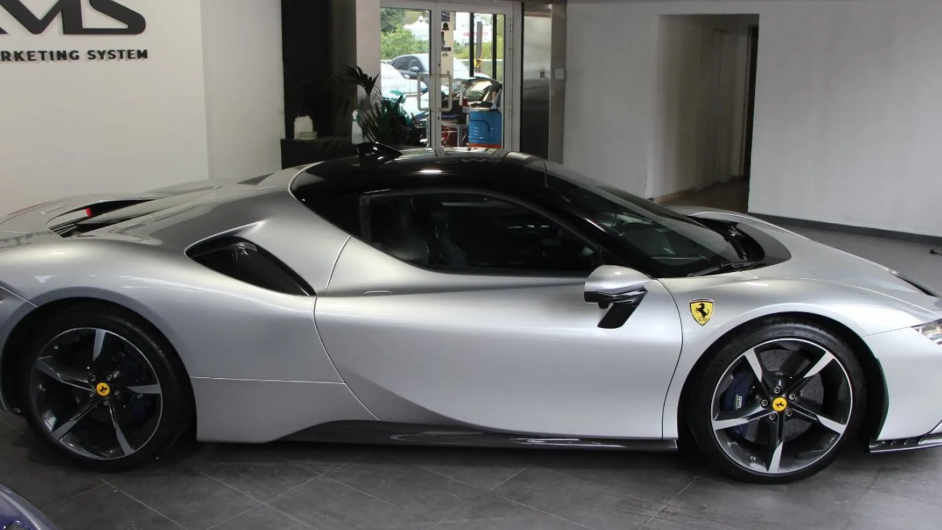 Ferrari SF90 — photo 5