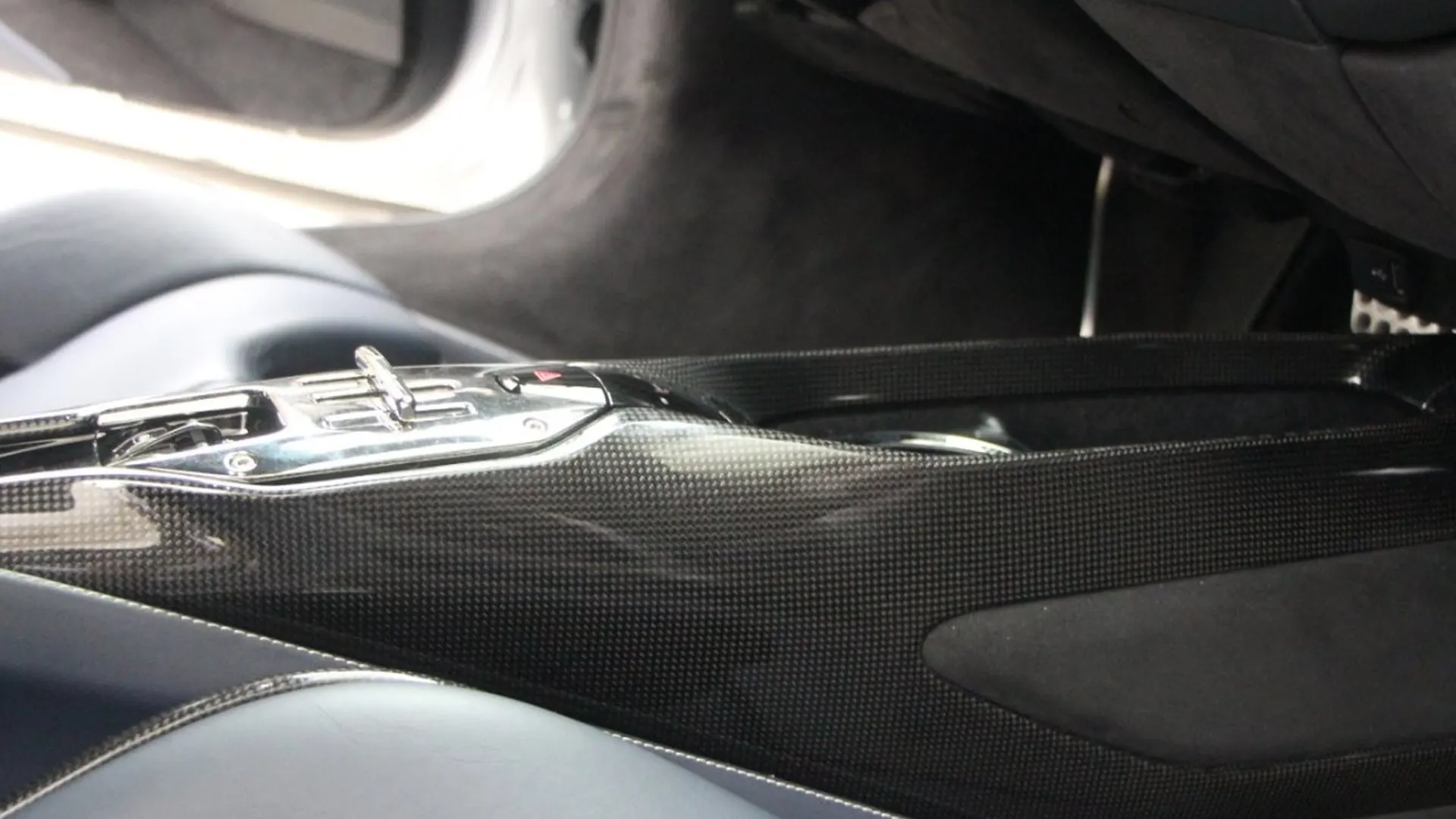 Ferrari SF90 — photo 37