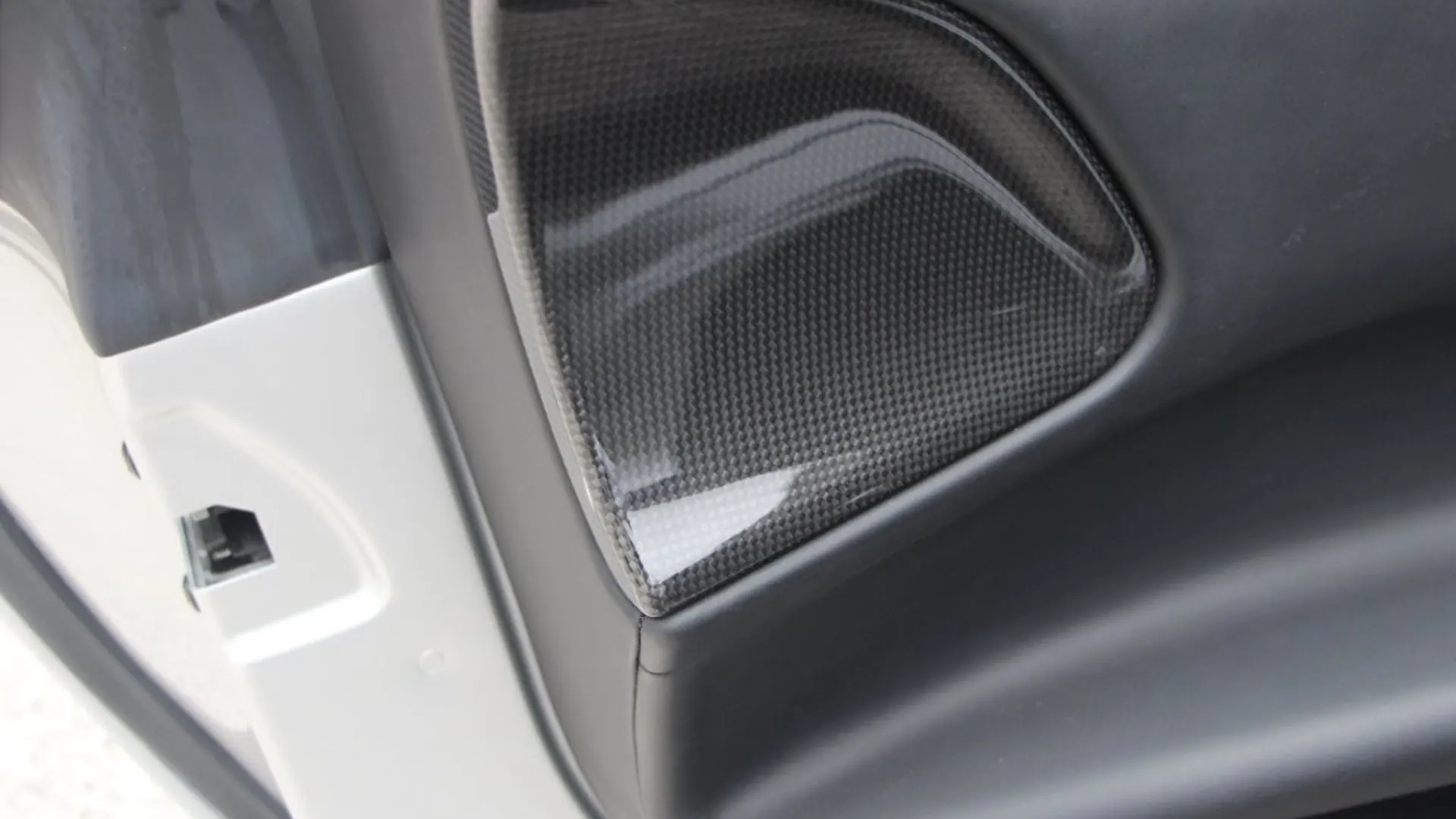 Ferrari SF90 — photo 33