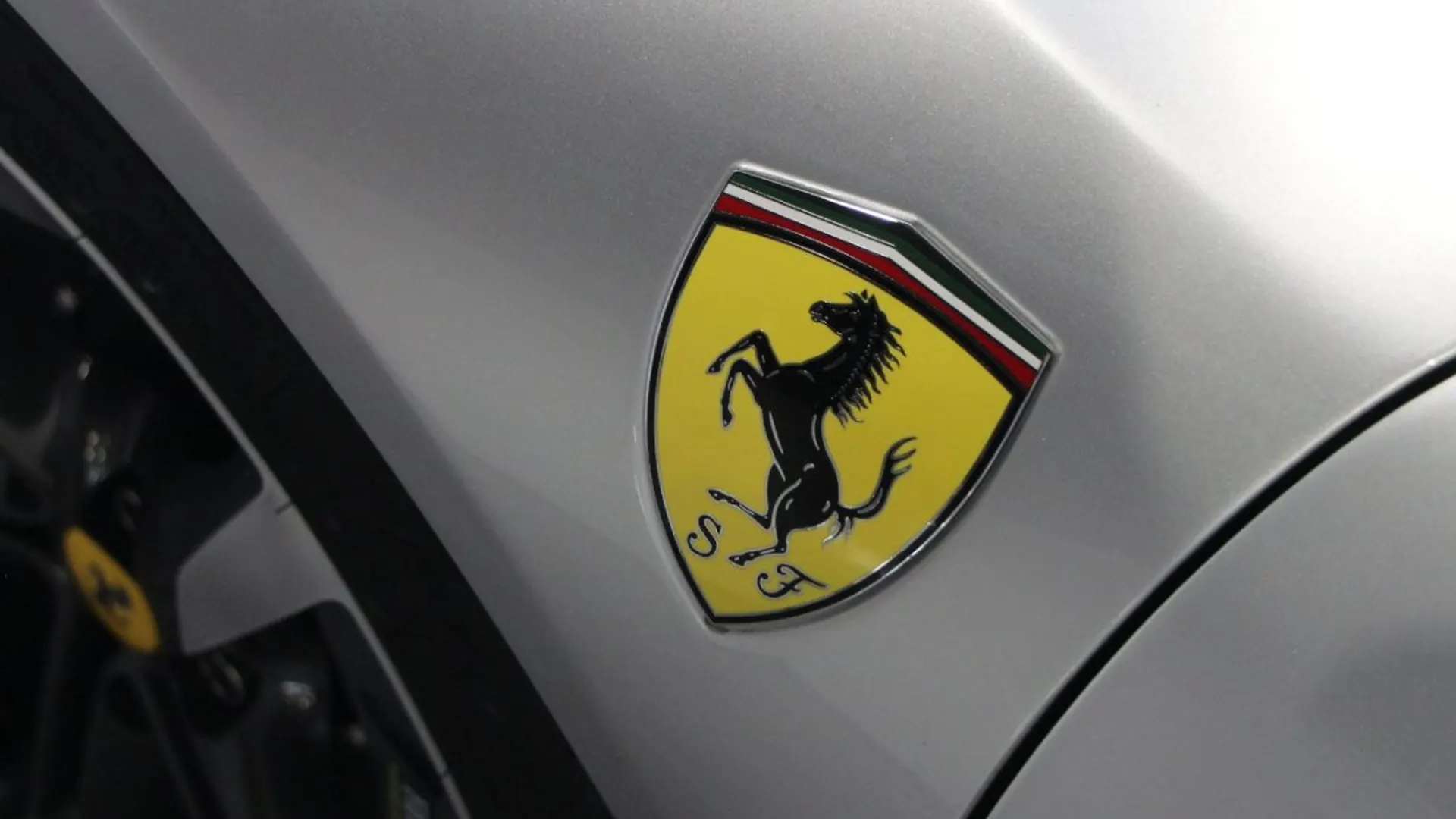 Ferrari SF90 — photo 12