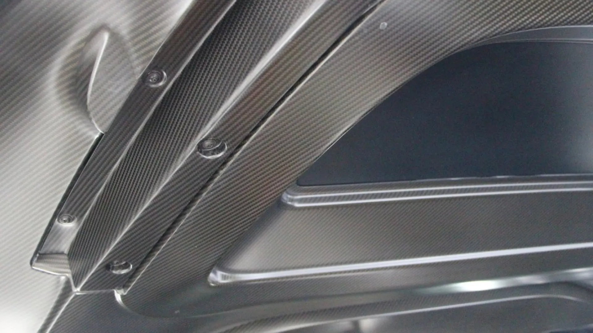 Ferrari SF90 — photo 18