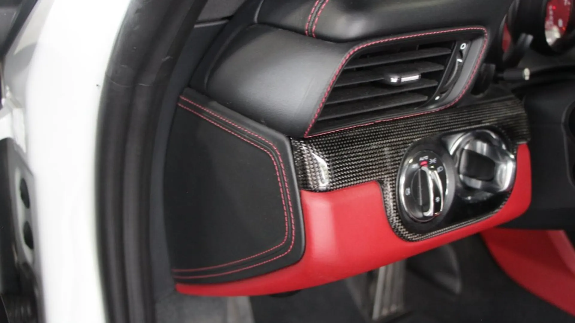 Porsche 911 — photo 12