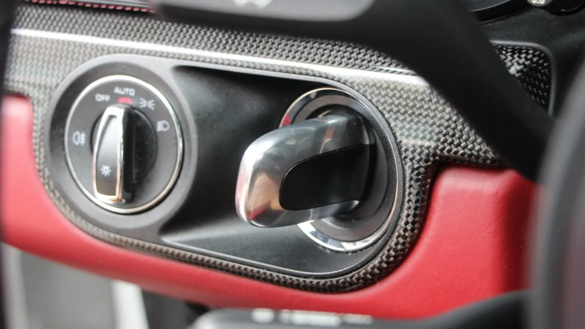 Porsche 911 — photo 26