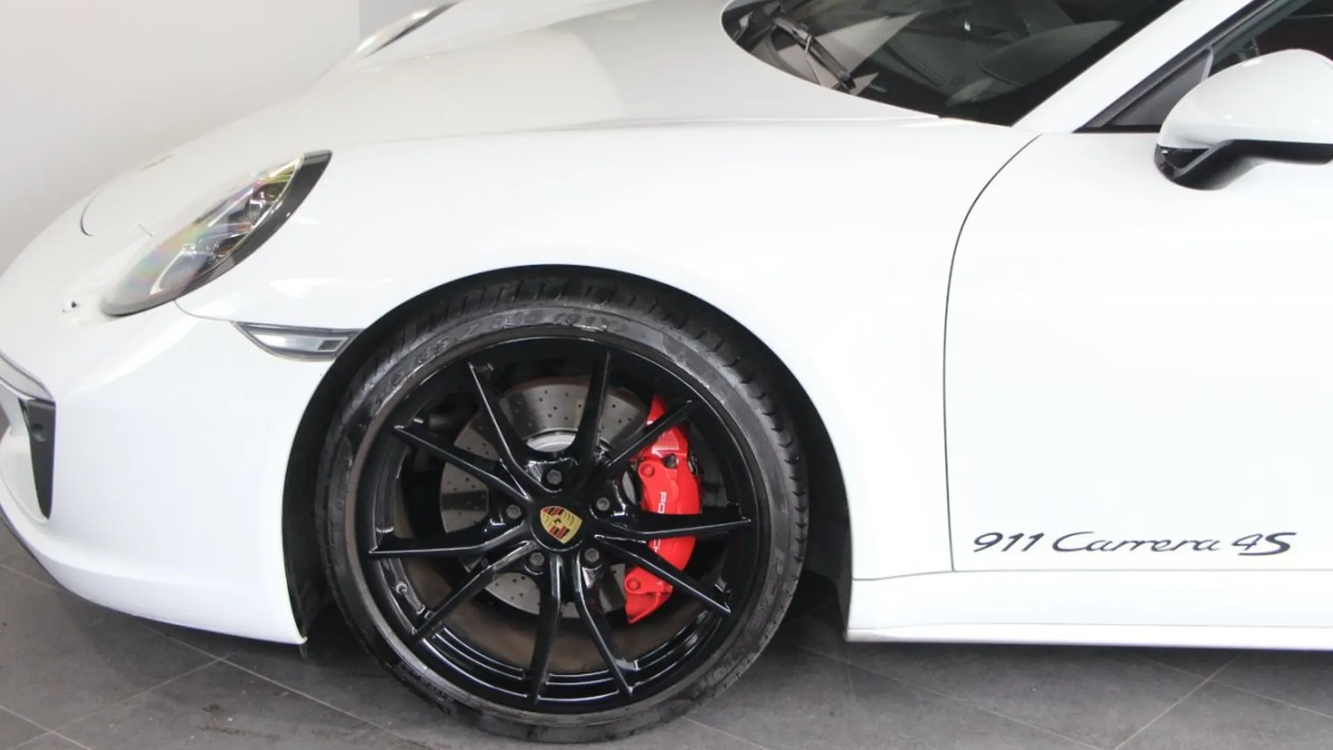 Porsche 911 — photo 7