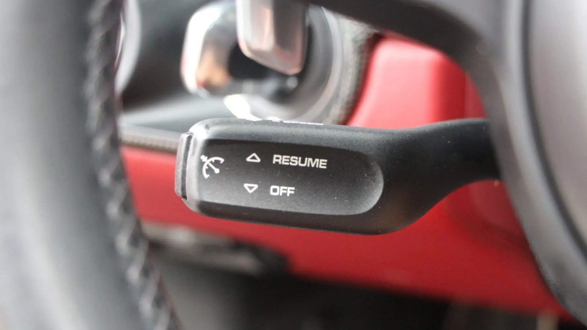 Porsche 911 — photo 25
