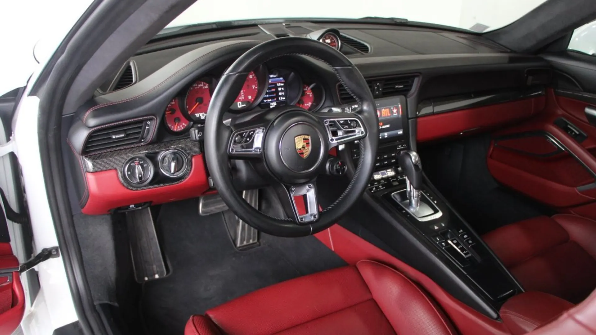 Porsche 911 — photo 8
